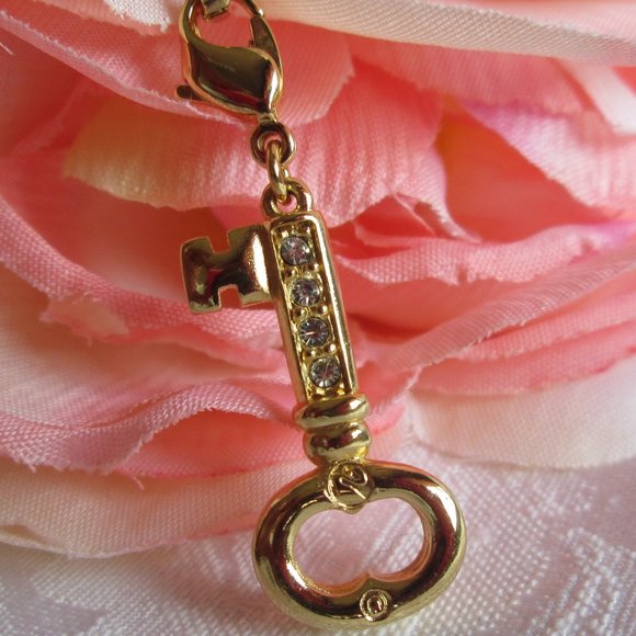 💖 PARISIAN LIGHTS BY VONELLE VINTAGE KEY CHARM WITH CRYSTALS – NWOT 💖 - Picture 7 of 16